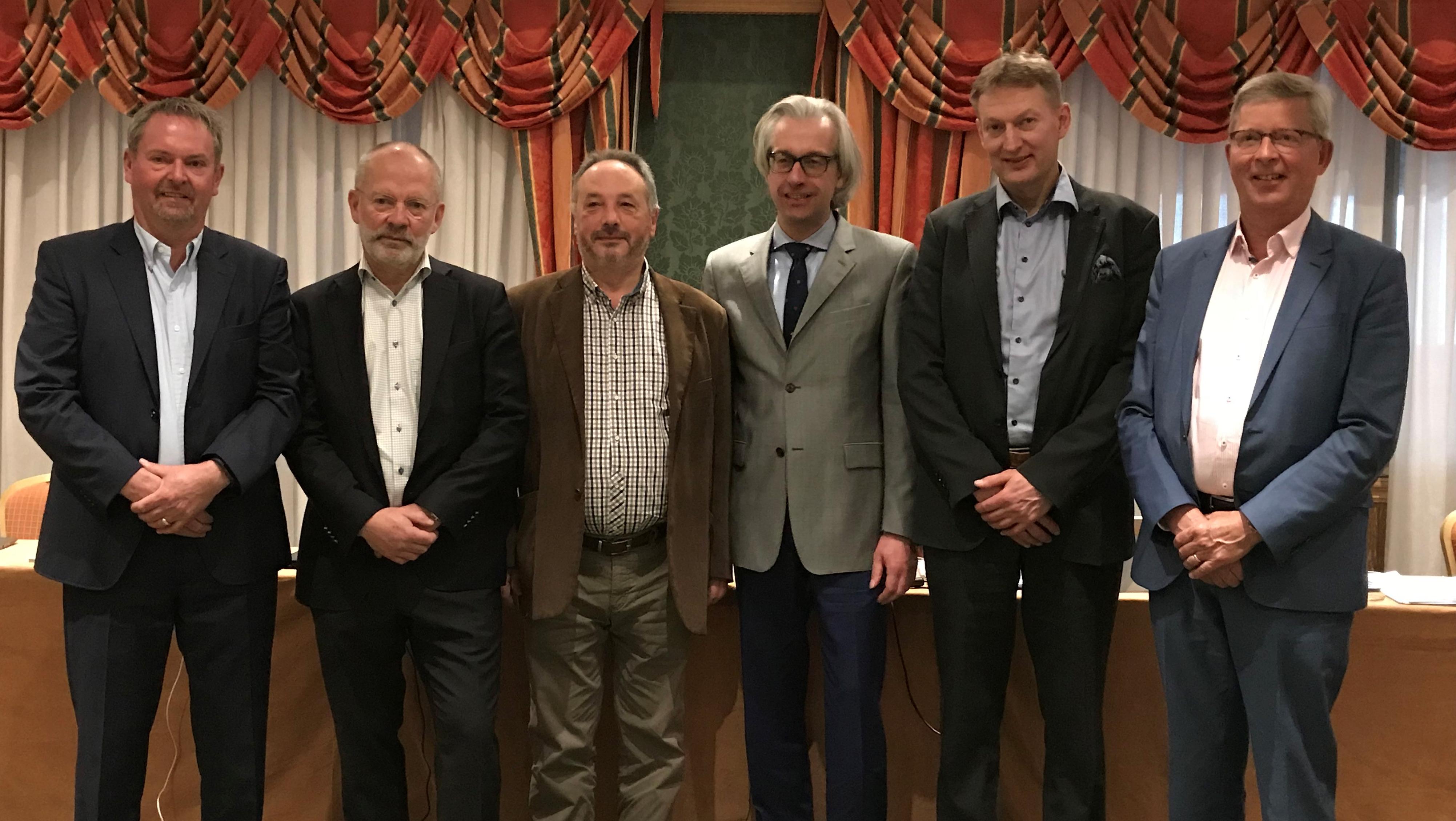 De leden van het directiecomité van ETIM International Eric Piers, Sverker Skoglund, Ryszard D’Antoni, Hans Henning, Magnus Siren en Jan Janse.
